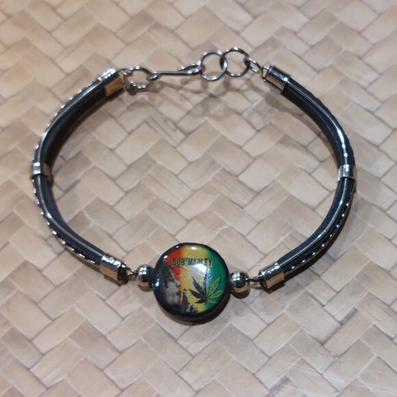BOB MARLEY Unisex Leather/Silver Hook Friendship Bracelet w/Bob Marley Pendant - Picture 2 of 7